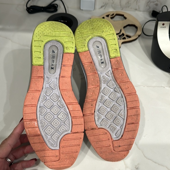 Nike Air Max Size 8.5 - Picture 5 of 11